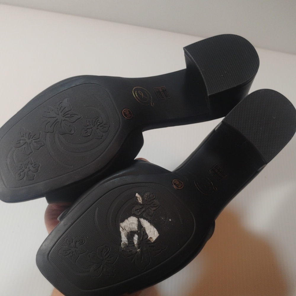 Chinese Laundry Love Song Slide Sandals in black. Size 9 Like New - Picture 4 of 7
